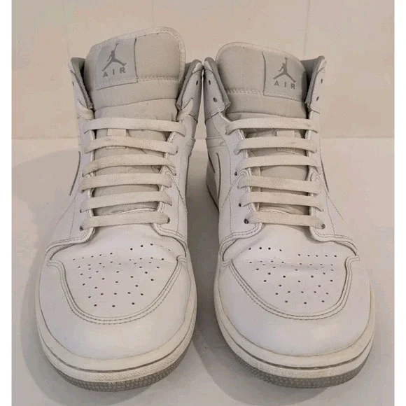 Nike Air Jordan Retro 1 Mid 